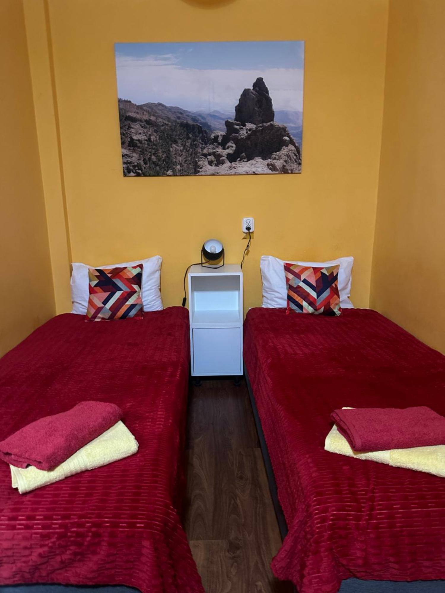 Travel House Wroclaw Hotel Екстериор снимка