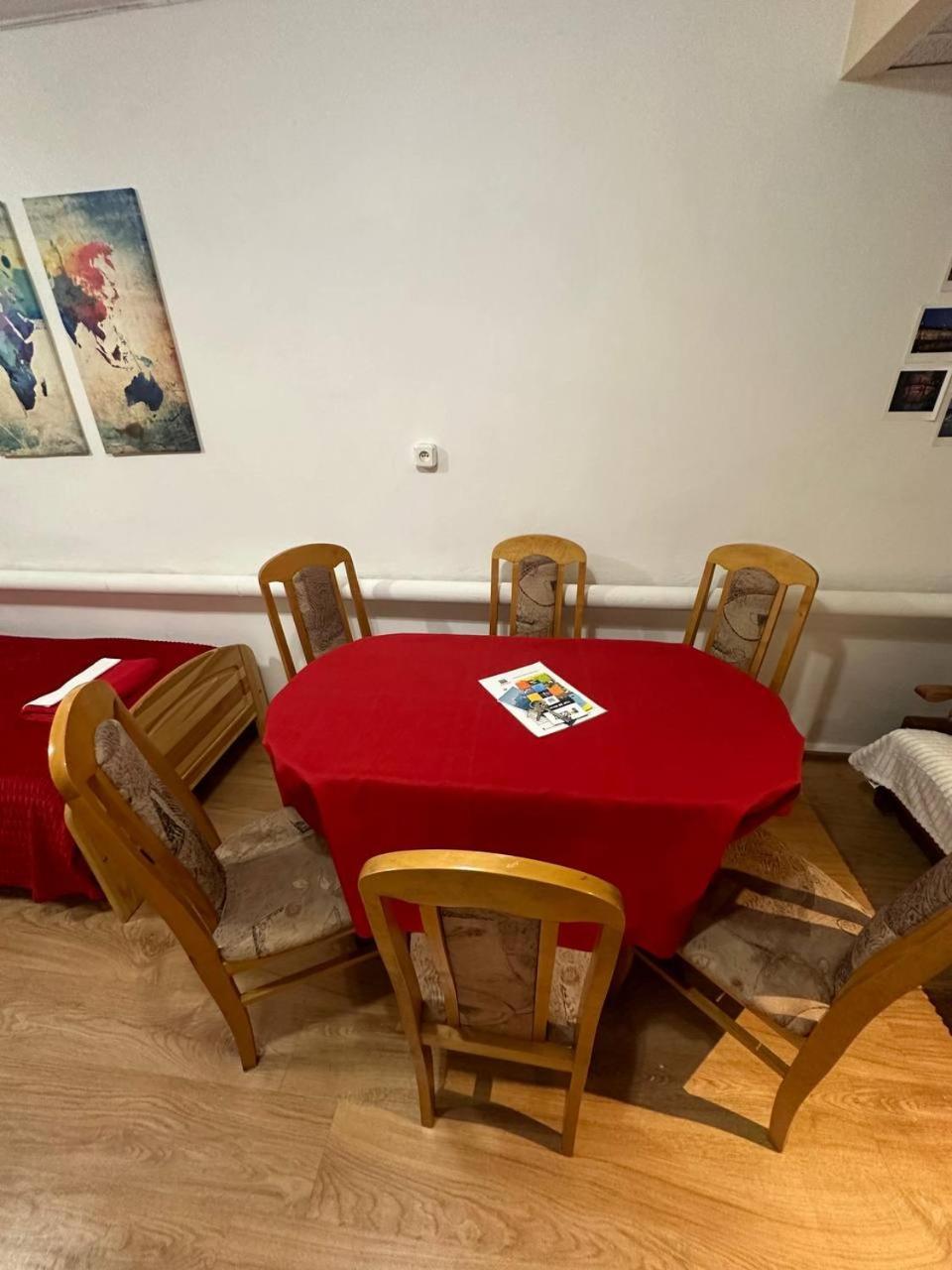 Travel House Wroclaw Hotel Екстериор снимка
