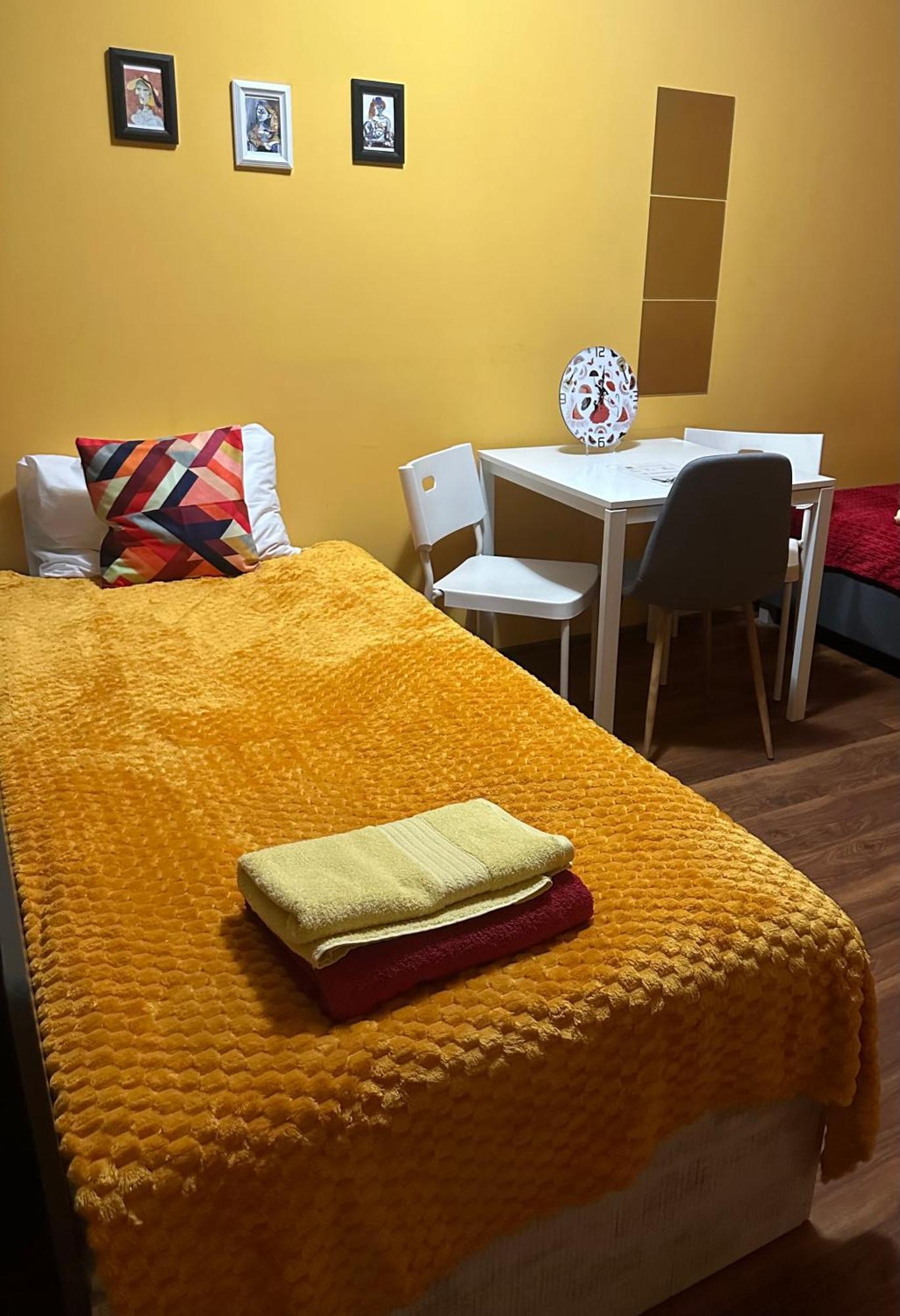 Travel House Wroclaw Hotel Екстериор снимка