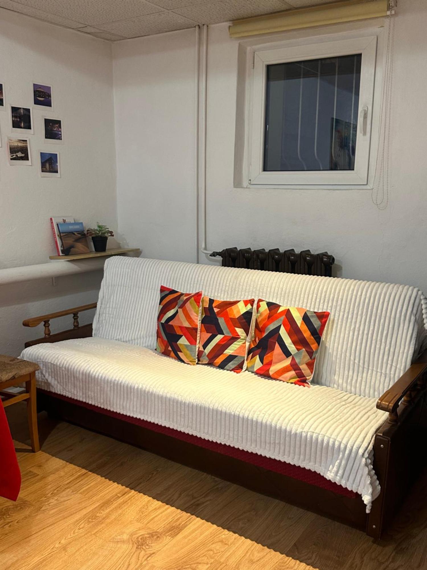 Travel House Wroclaw Hotel Екстериор снимка