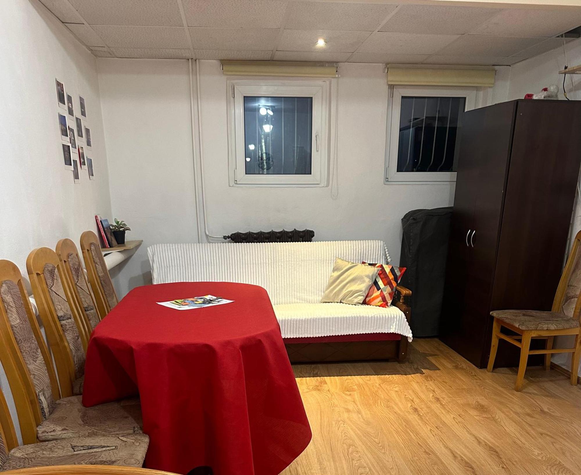 Travel House Wroclaw Hotel Екстериор снимка