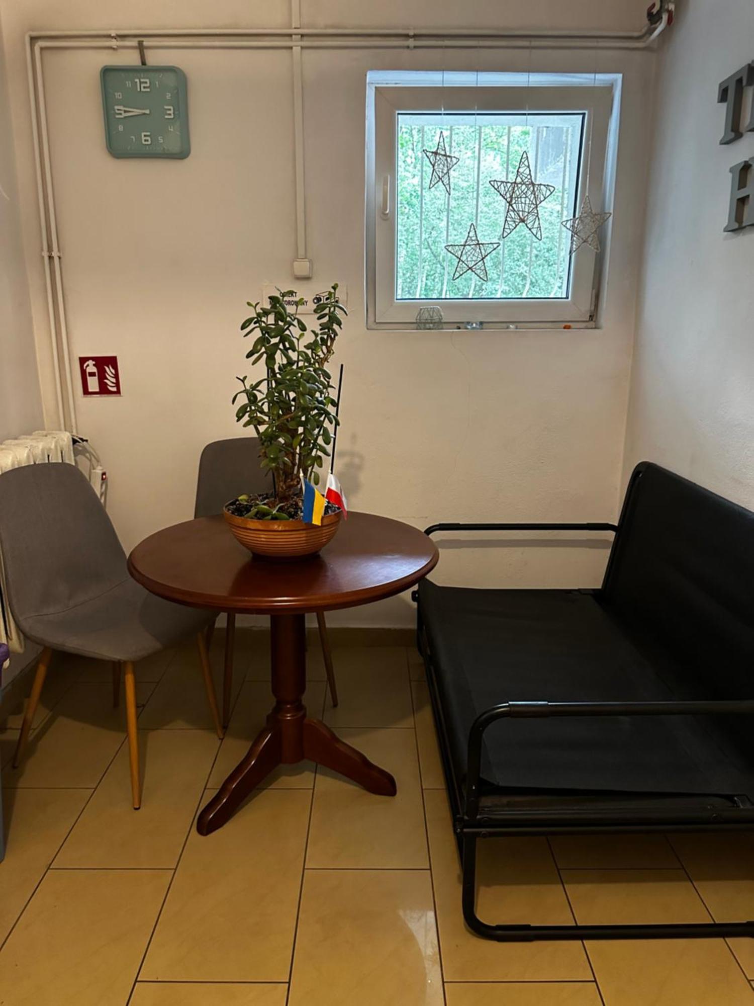 Travel House Wroclaw Hotel Екстериор снимка