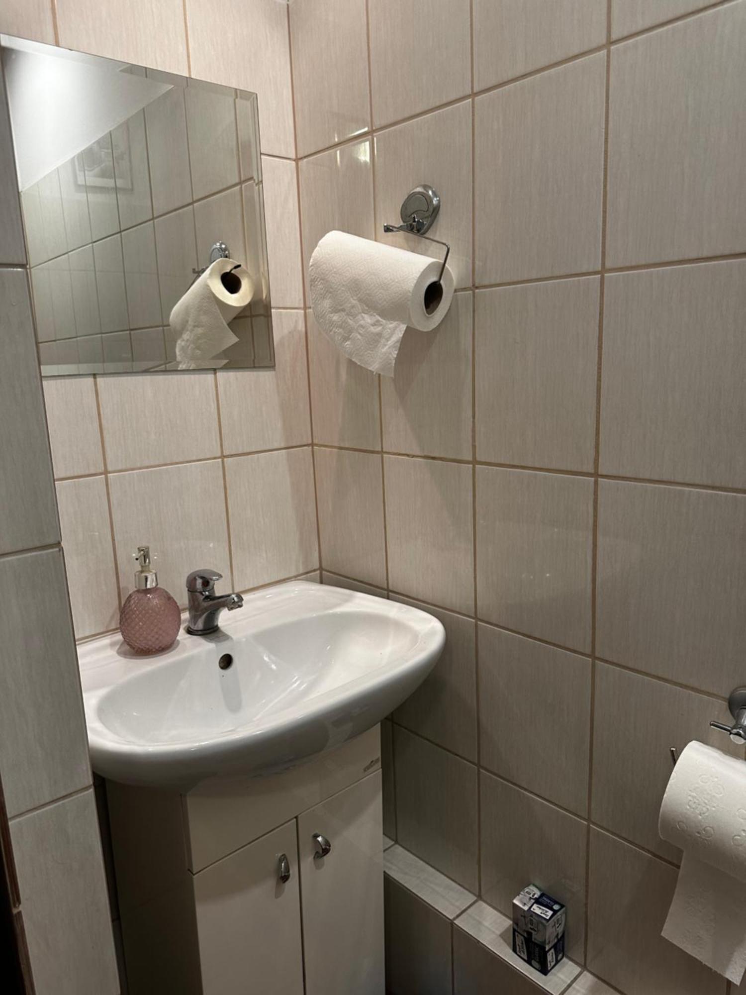 Travel House Wroclaw Hotel Екстериор снимка