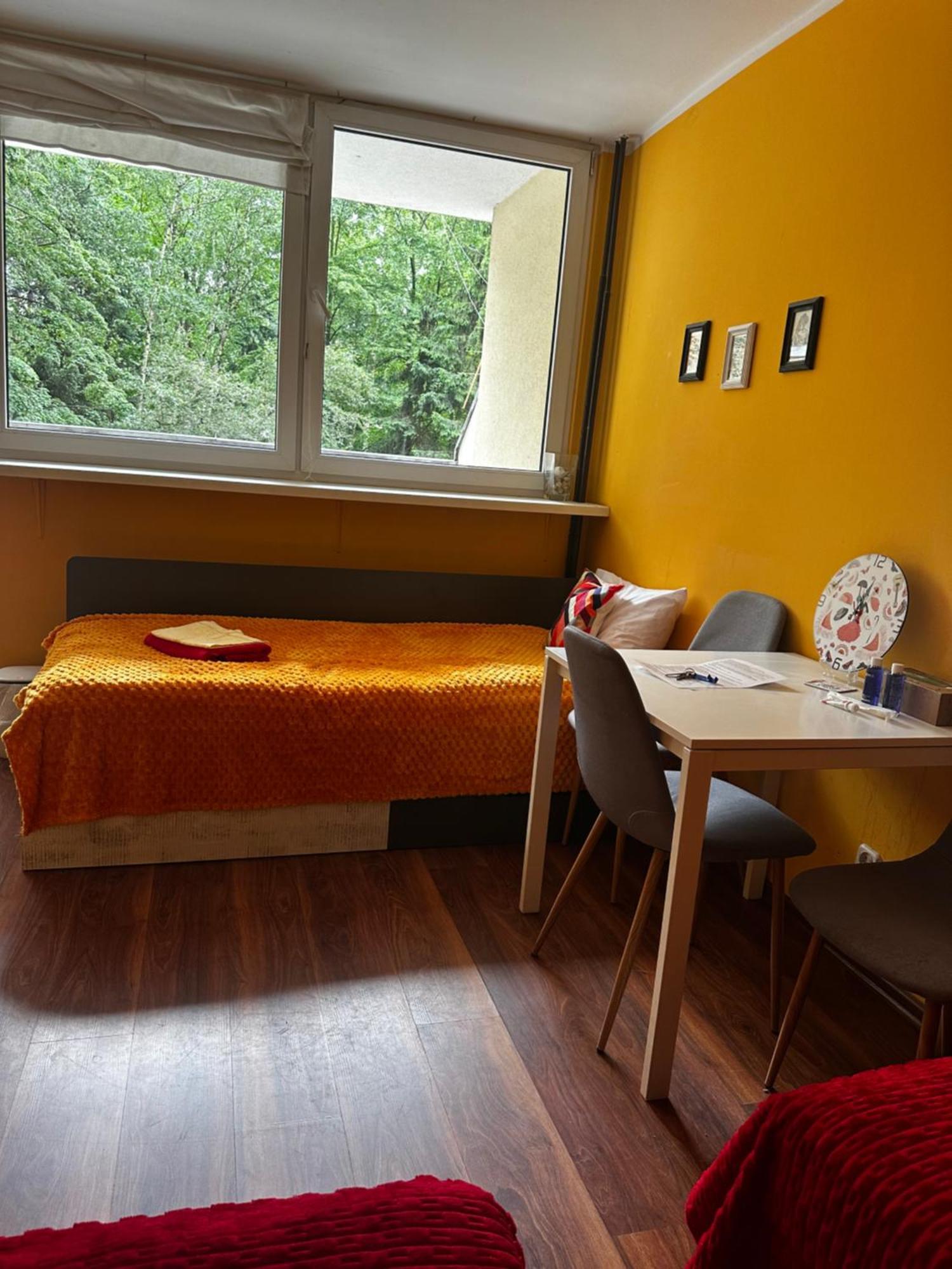 Travel House Wroclaw Hotel Екстериор снимка