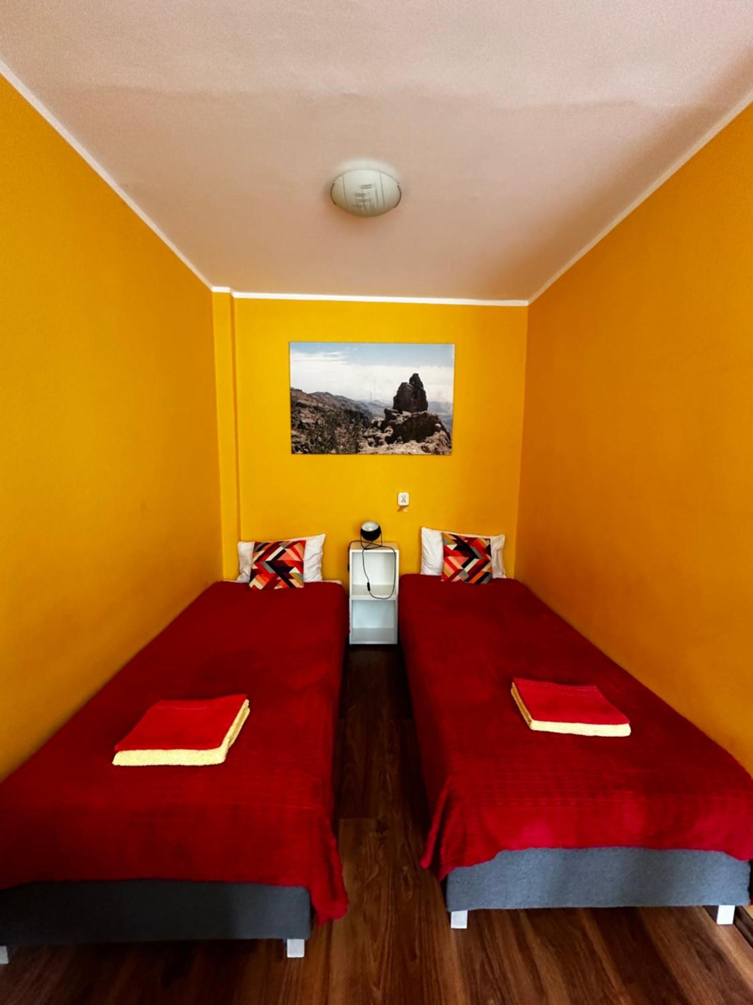 Travel House Wroclaw Hotel Екстериор снимка